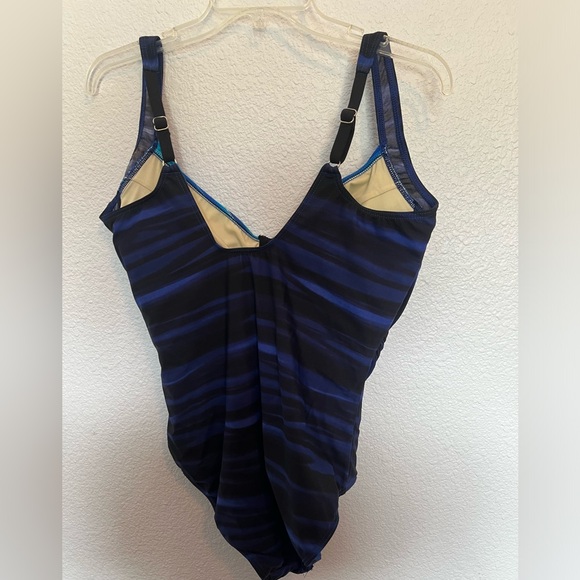 Miracle SwimSuit Size 16 DD Lite Lines Sanibel Blue & Navy - Picture 6 of 11